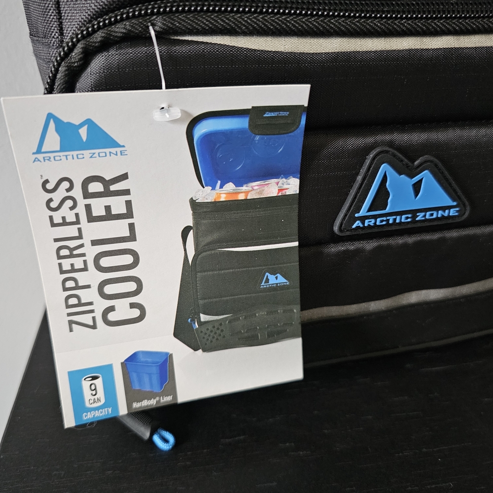 Arctic Zone Black Zipperless 9 Can Cooler Bag - Insulated Men’s Lunch Bag - Picture 4 of 6